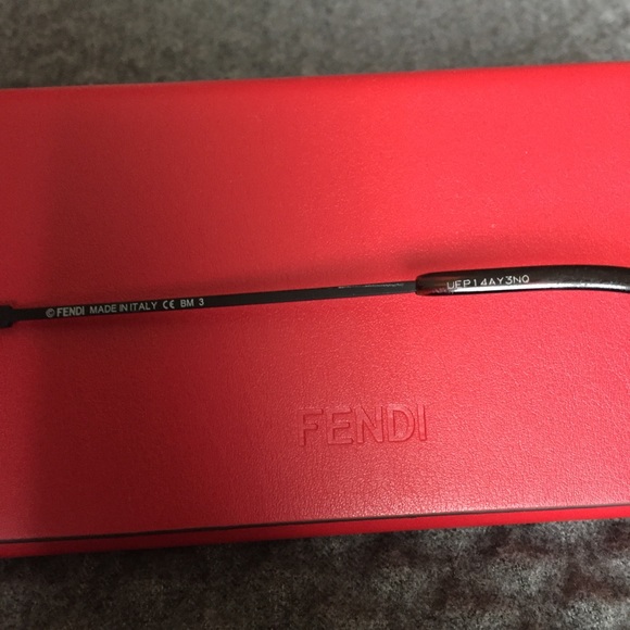 FENDI AVIATOR SUNGLASSES - Picture 5 of 9